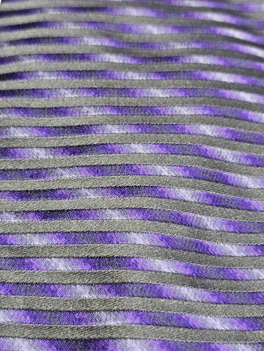 Bugatchi Uomo Silk Tie Purple Gray Stripe Handmade Italy Luxury Designer